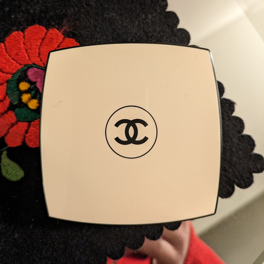 Les Beiges Cushion Foundation